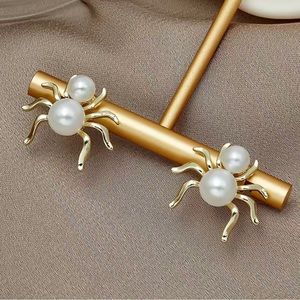 Spider Stud Halloween Earrings Inlaid Faux Pearl Gold Plated Faux Fashion Jewelr